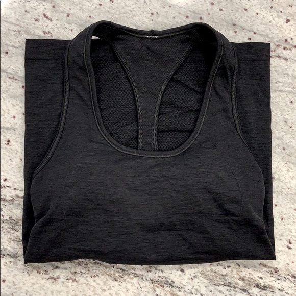 Lululemon workout tank with built in bra - Picture 3 of 4